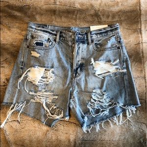 NWT American Eagle 90’s boyfriend high rise shorts